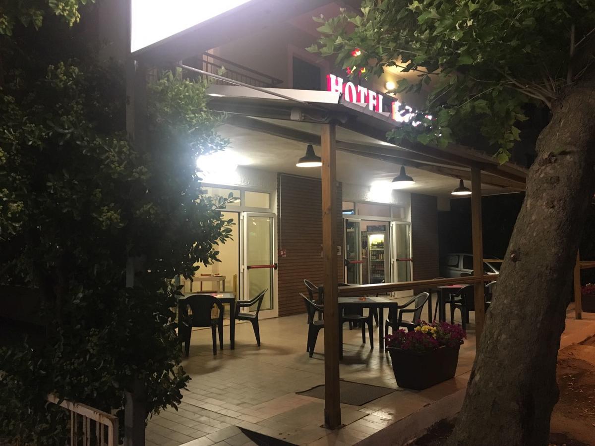 Hotel Rebola Rimini Exterior photo